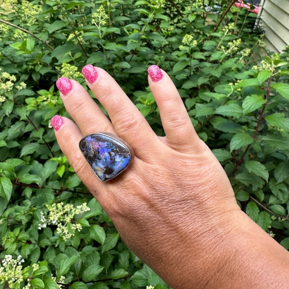 Enormous natural Boulder opal ring - Picture 2 of 7